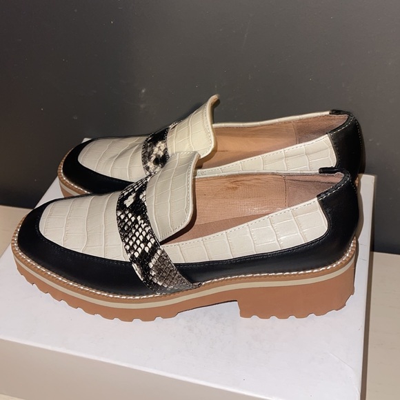 Shoes - Picture 2 of 5